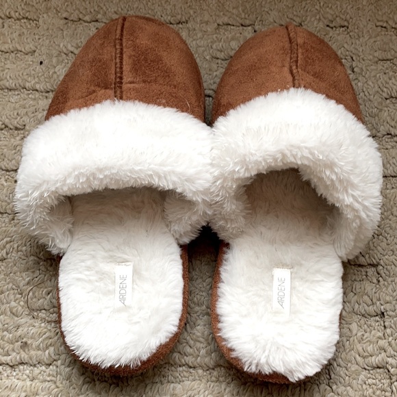 Ardene Fuzzy Slippers - Unisex - Picture 2 of 3